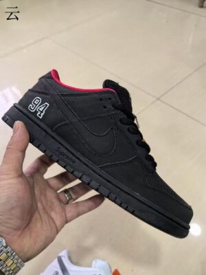 Nike Supreme x Dunk SB Low Black